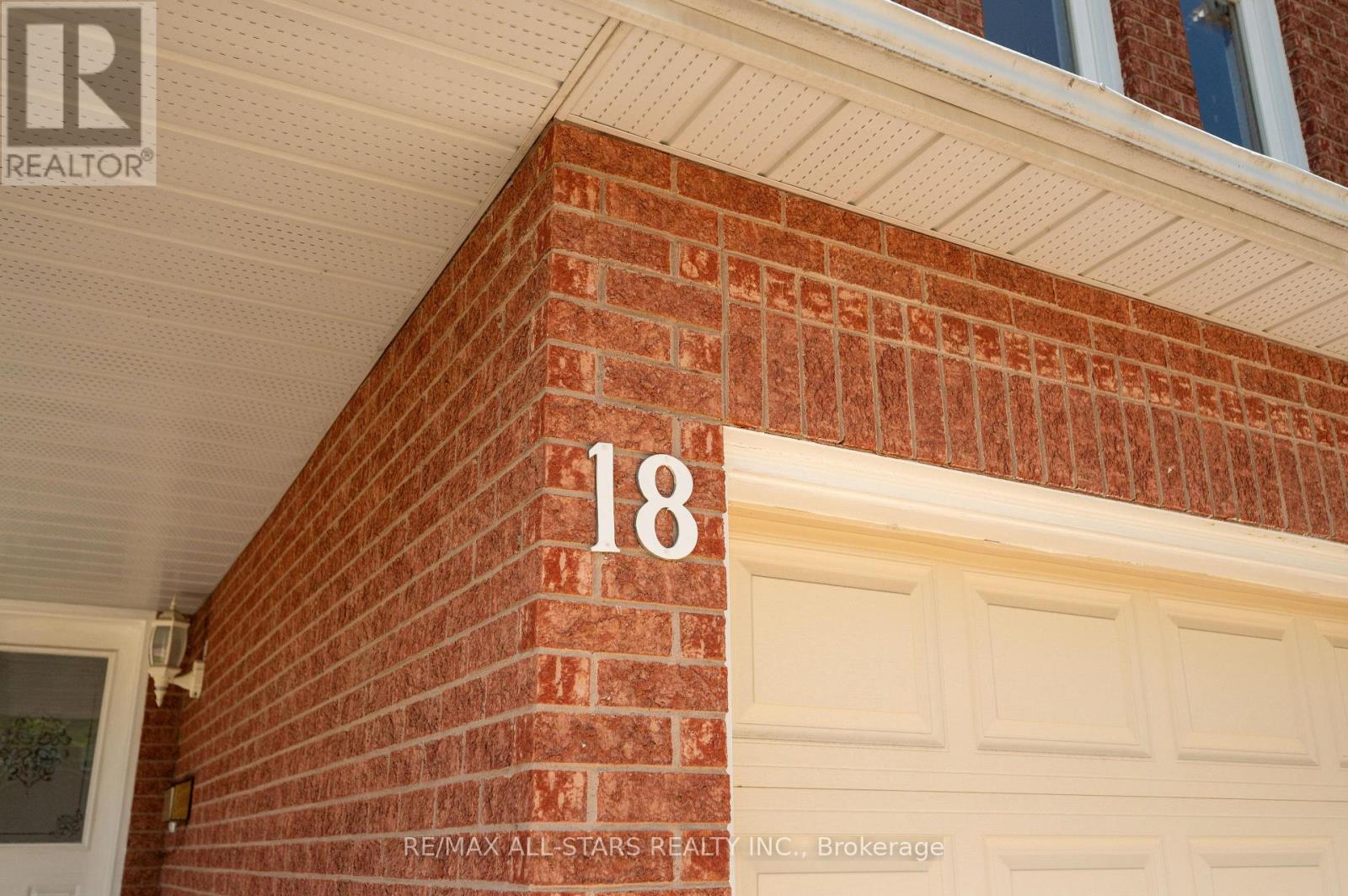 18 Lismer Court, Markham, Ontario  L3R 0G2 - Photo 3 - N13237550