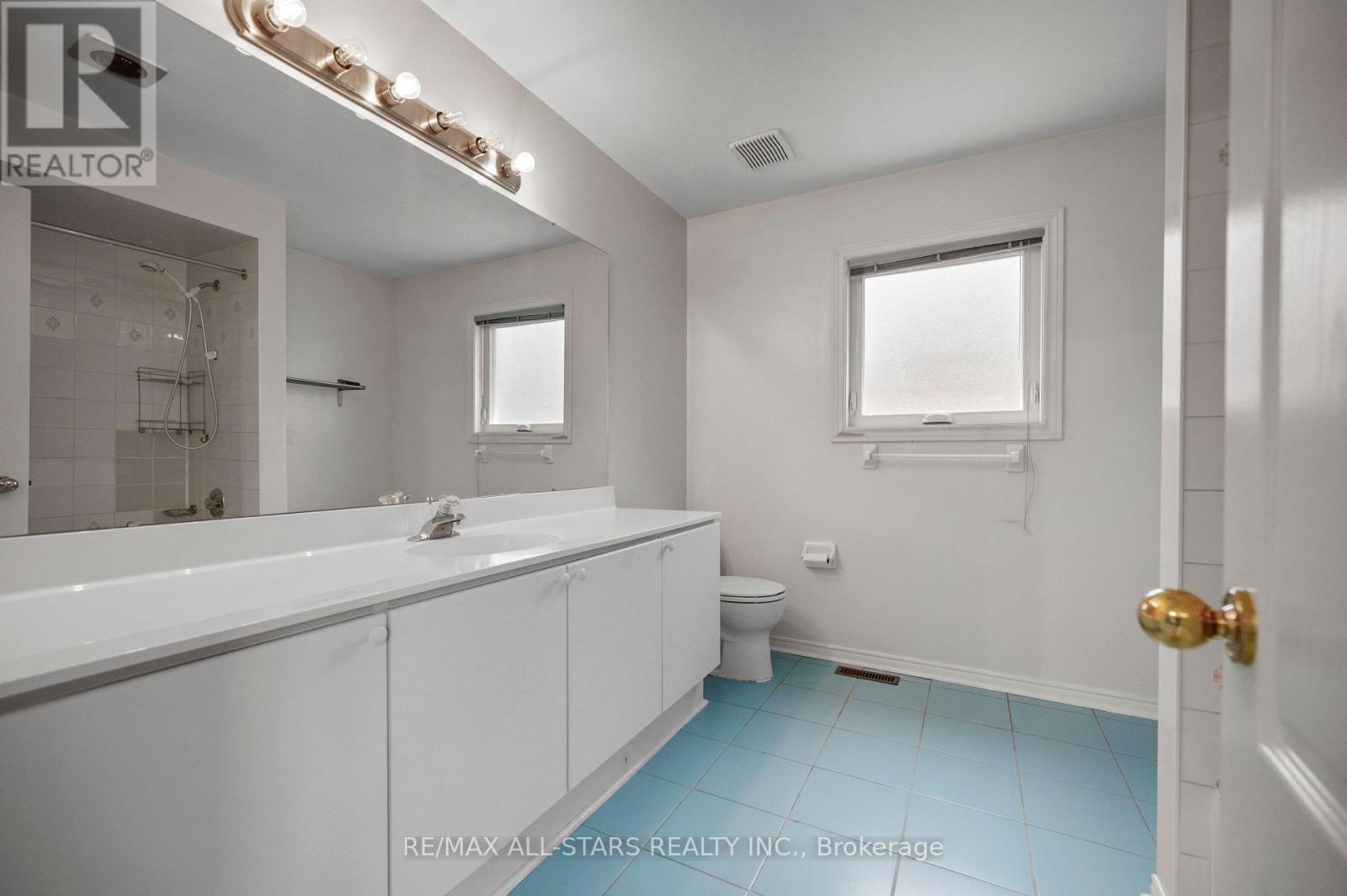 18 Lismer Court, Markham, Ontario  L3R 0G2 - Photo 31 - N13237550