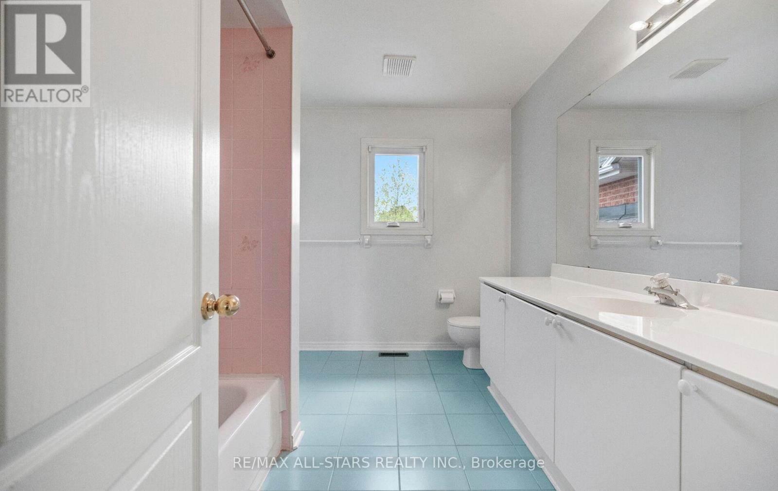18 Lismer Court, Markham, Ontario  L3R 0G2 - Photo 39 - N13237550