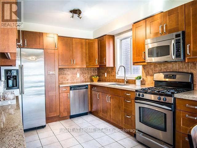 1469 Derby County Crescent, Oakville, Ontario  L6M 4N9 - Photo 9 - W13237556