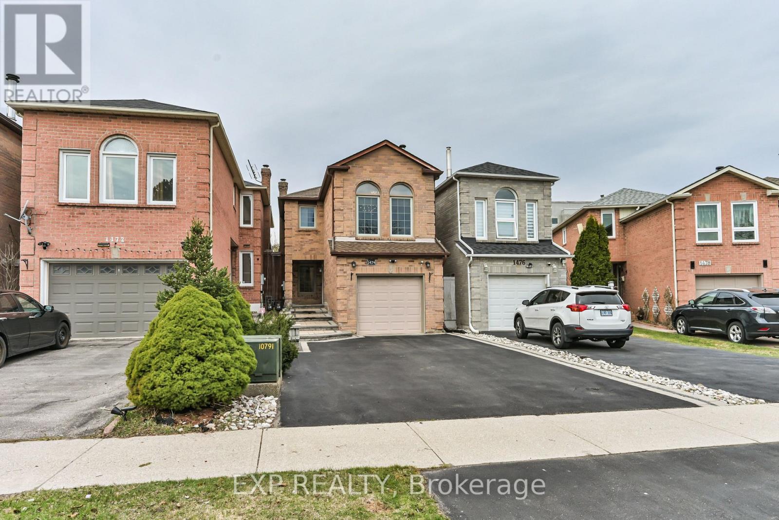 1474 Prince John Circle, Oakville, Ontario  L6J 5S8 - Photo 2 - W13237566
