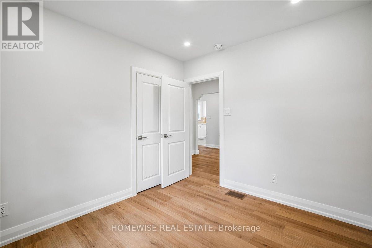 2182 Courtland Drive, Burlington, Ontario  L7R 1S3 - Photo 16 - W13237432
