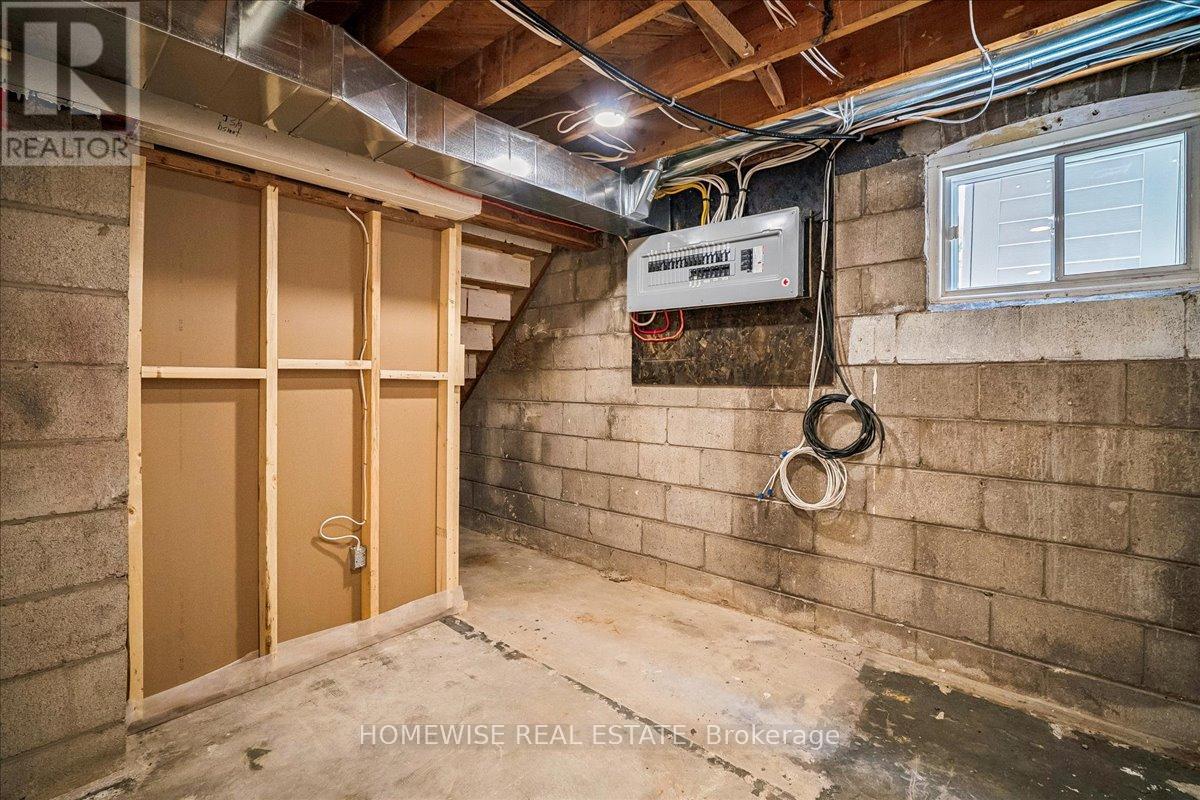 2182 Courtland Drive, Burlington, Ontario  L7R 1S3 - Photo 42 - W13237432