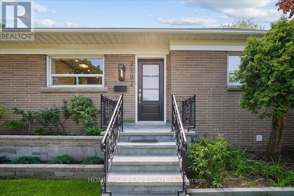 2182 Courtland Drive, Burlington, Ontario  L7R 1S3 - Photo 6 - W13237432
