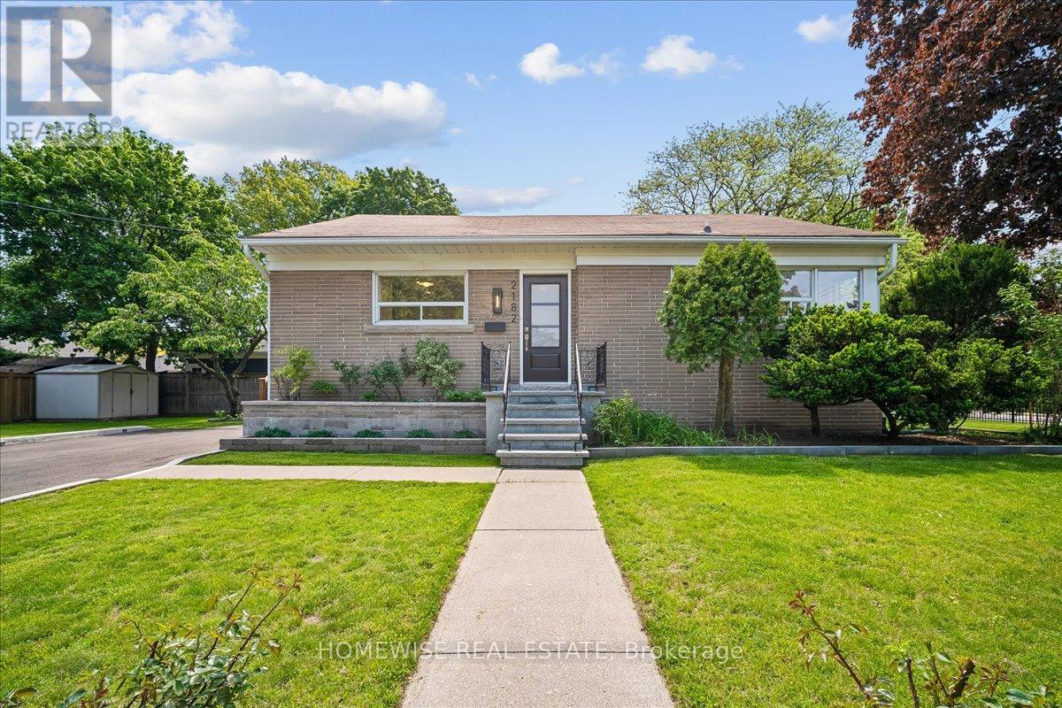 2182 Courtland Drive, Burlington, Ontario  L7R 1S3 - Photo 4 - W13237432