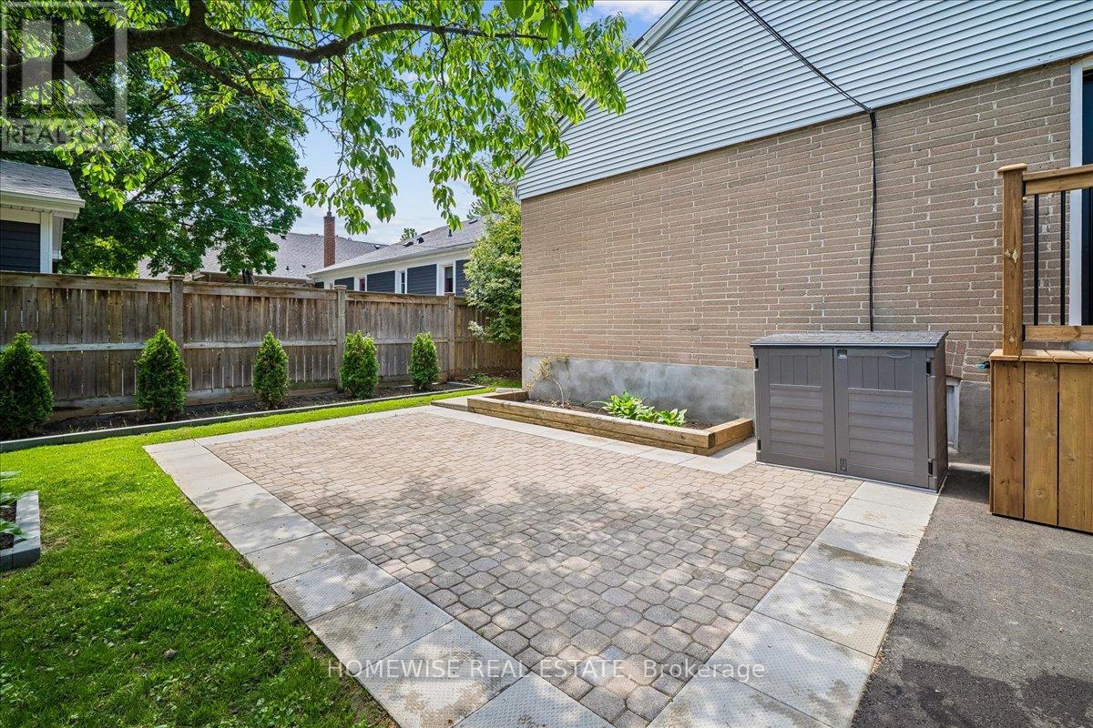 2182 Courtland Drive, Burlington, Ontario  L7R 1S3 - Photo 45 - W13237432