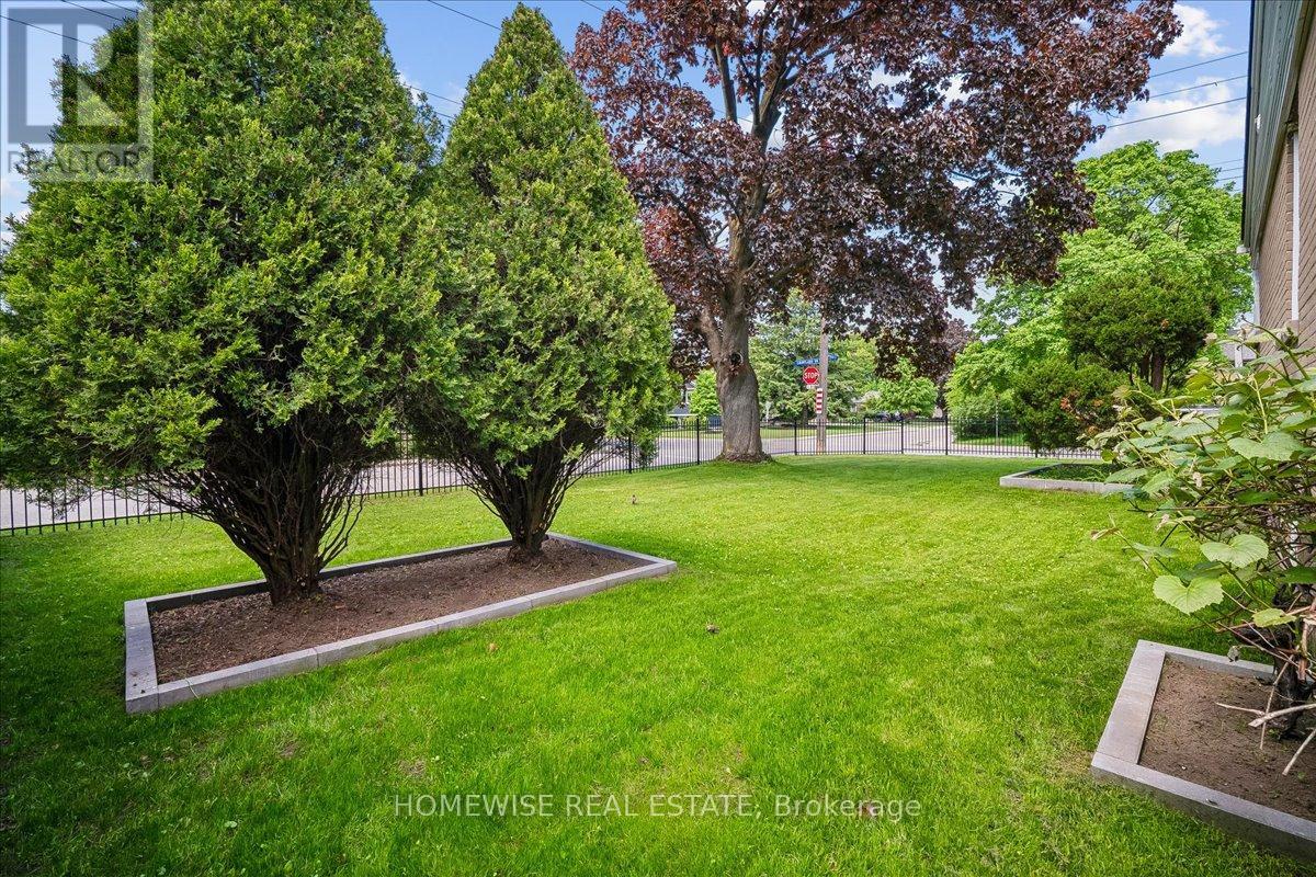 2182 Courtland Drive, Burlington, Ontario  L7R 1S3 - Photo 47 - W13237432
