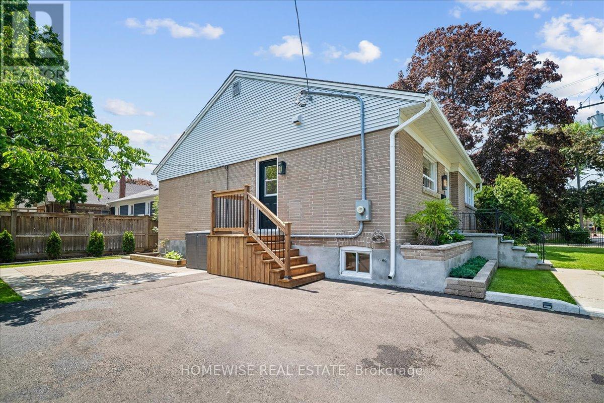 2182 Courtland Drive, Burlington, Ontario  L7R 1S3 - Photo 49 - W13237432