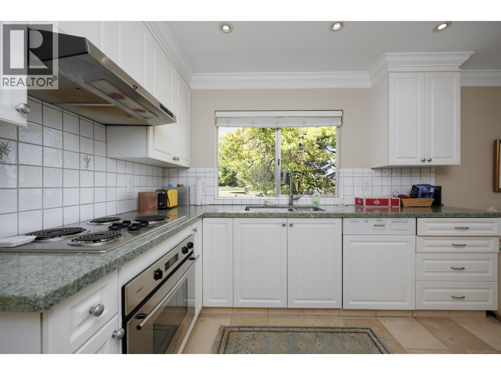 2291 W 32nd Avenue, Vancouver, British Columbia  V6L 2B1 - Photo 11 - R3131743