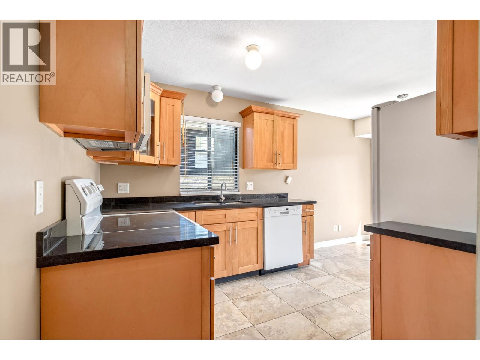 1175 Falcon Drive, Coquitlam, British Columbia  V3E 2C2 - Photo 10 - R3131836