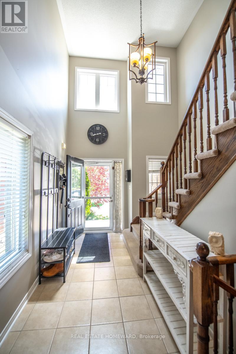 161 Hutton Place, Clarington, Ontario  L1C 5K2 - Photo 4 - E13237600