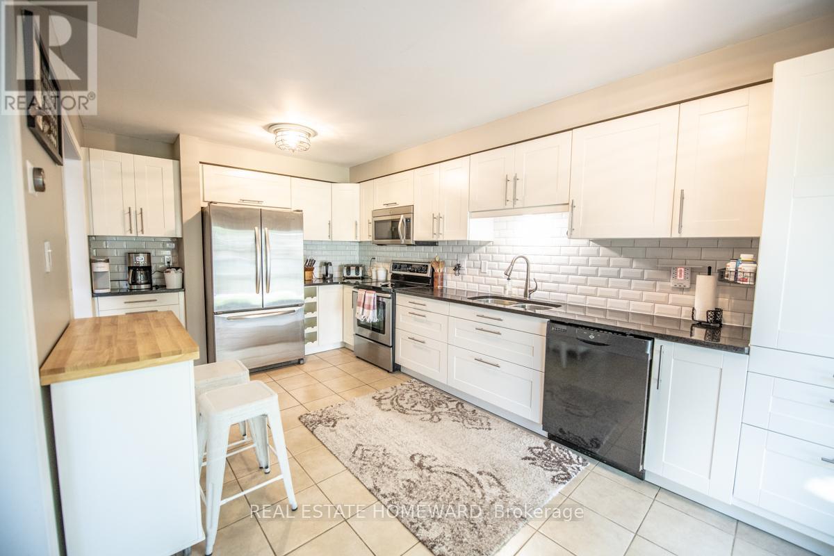 161 Hutton Place, Clarington, Ontario  L1C 5K2 - Photo 5 - E13237600