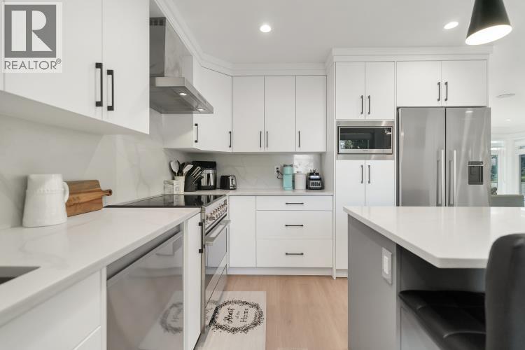 1010 Augusta Avenue, Burnaby, British Columbia  V5A 2V4 - Photo 13 - R3131796