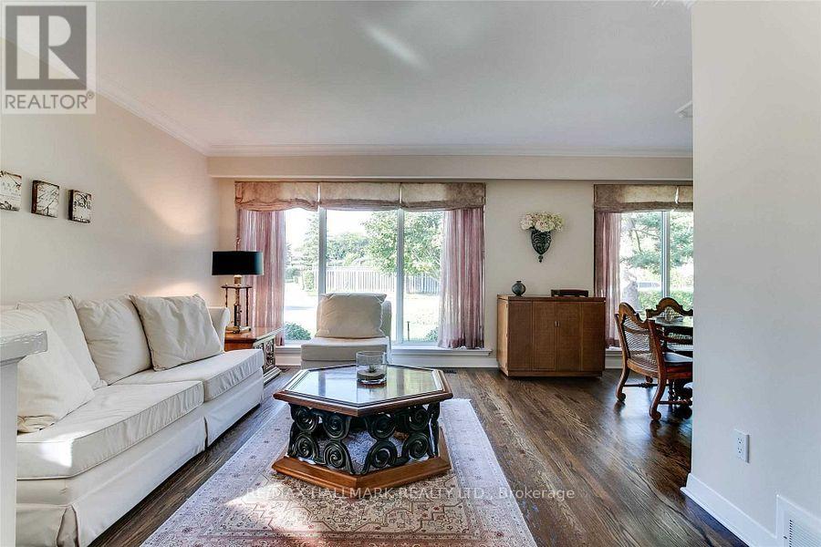 29 Lynn Gate Crescent, Toronto, Ontario  M1T 2E1 - Photo 2 - E13075344
