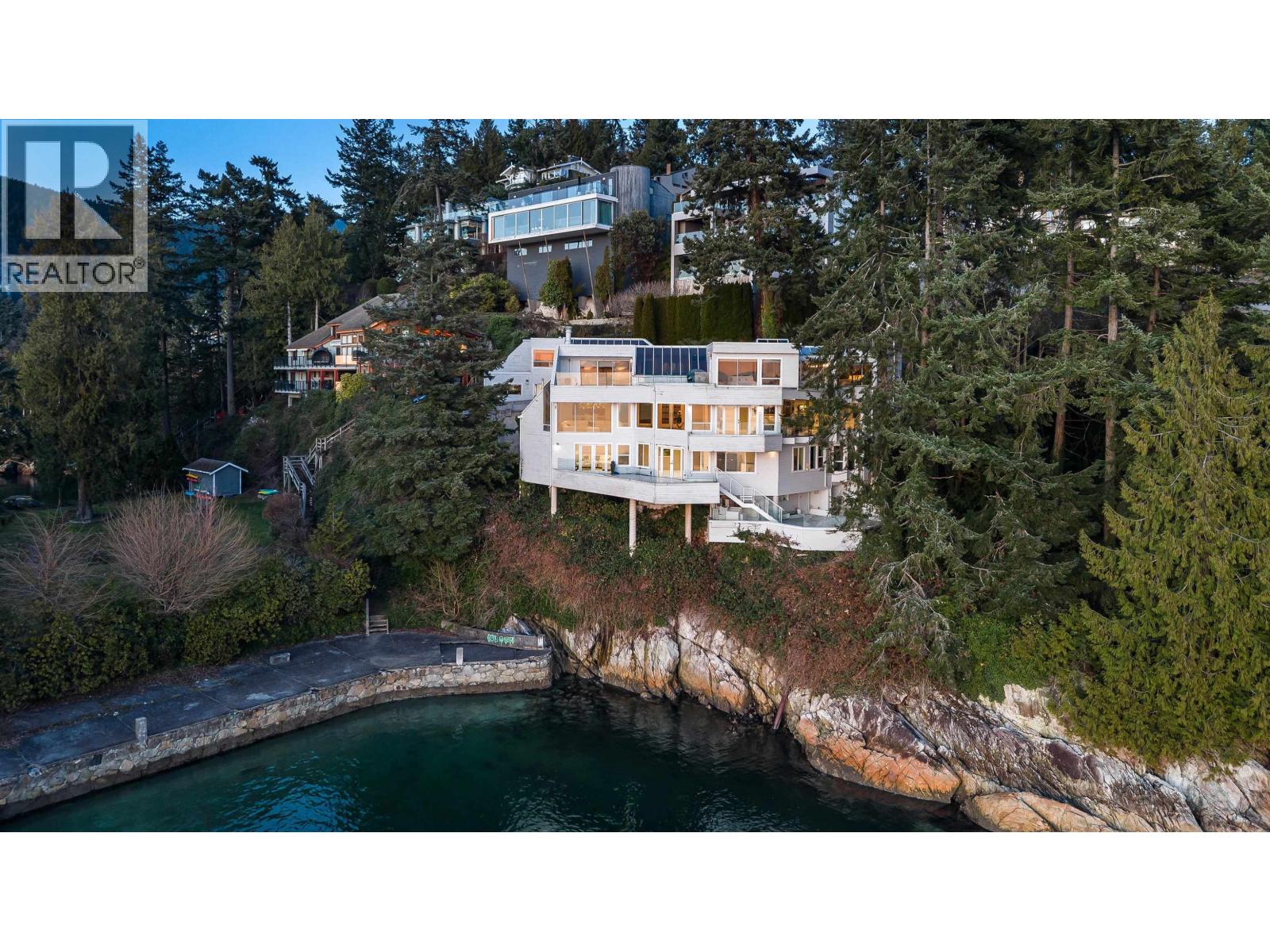 5530 Parthenon Place, West Vancouver, British Columbia  V7W 2V7 - Photo 2 - R3131561