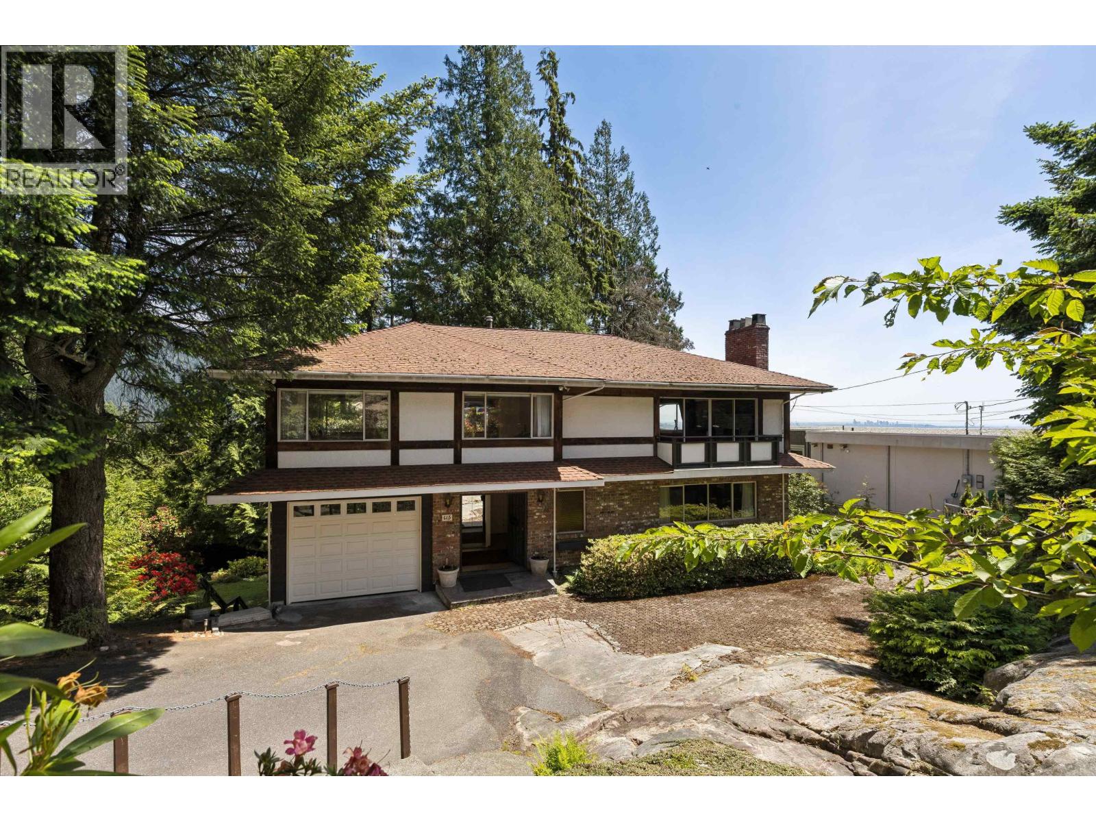 615 BALLANTREE ROAD, West Vancouver, British Columbia