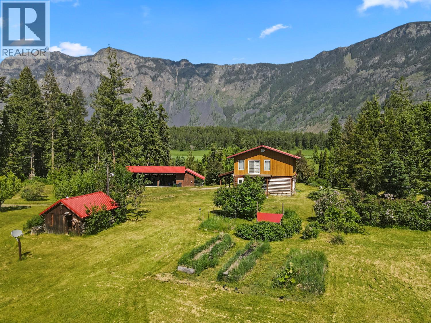 630 Canyon Lister Road, Canyon, British Columbia V0B 1G2 - Photo 2 - 10389295