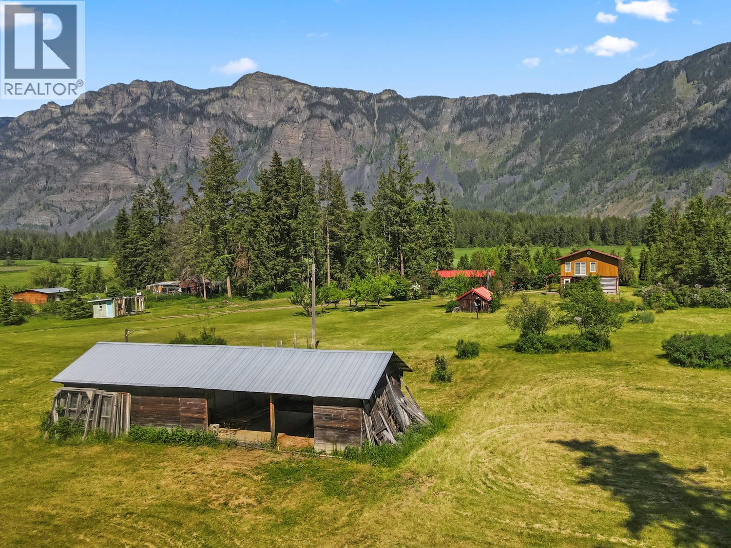 630 Canyon Lister Road, Canyon, British Columbia V0B 1G2 - Photo 5 - 10389295