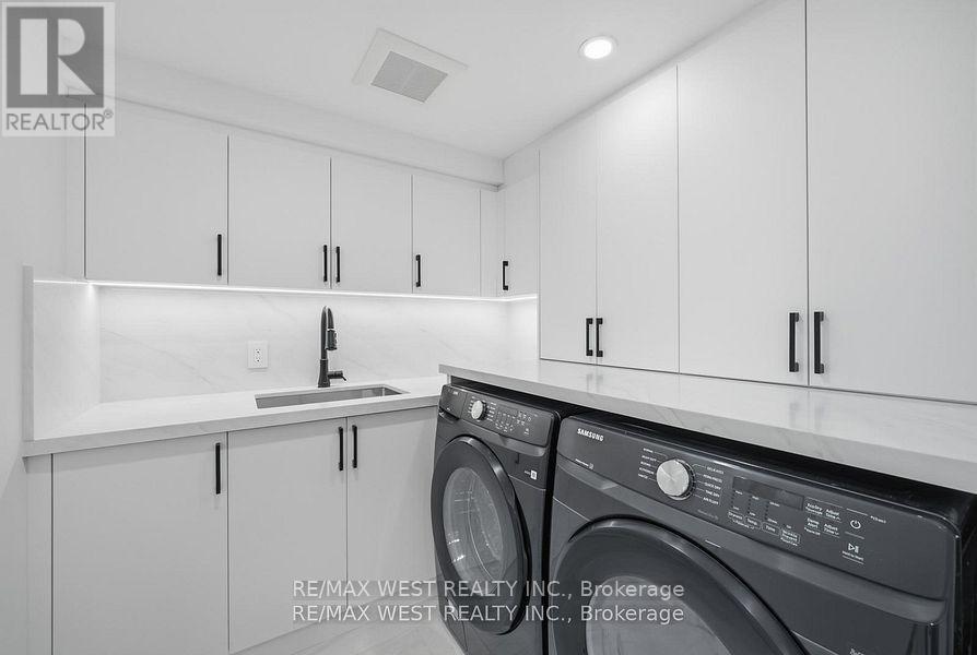 Lower - 390 Saint Clarens Avenue, Toronto, Ontario  M6H 3W3 - Photo 5 - C13237630