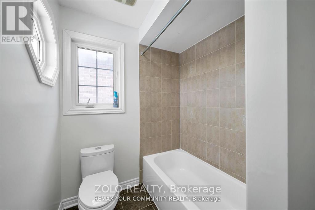 Main & 2nd Floor - 17 Adanac Drive, Whitby, Ontario  L1N 0J4 - Photo 18 - E13232556