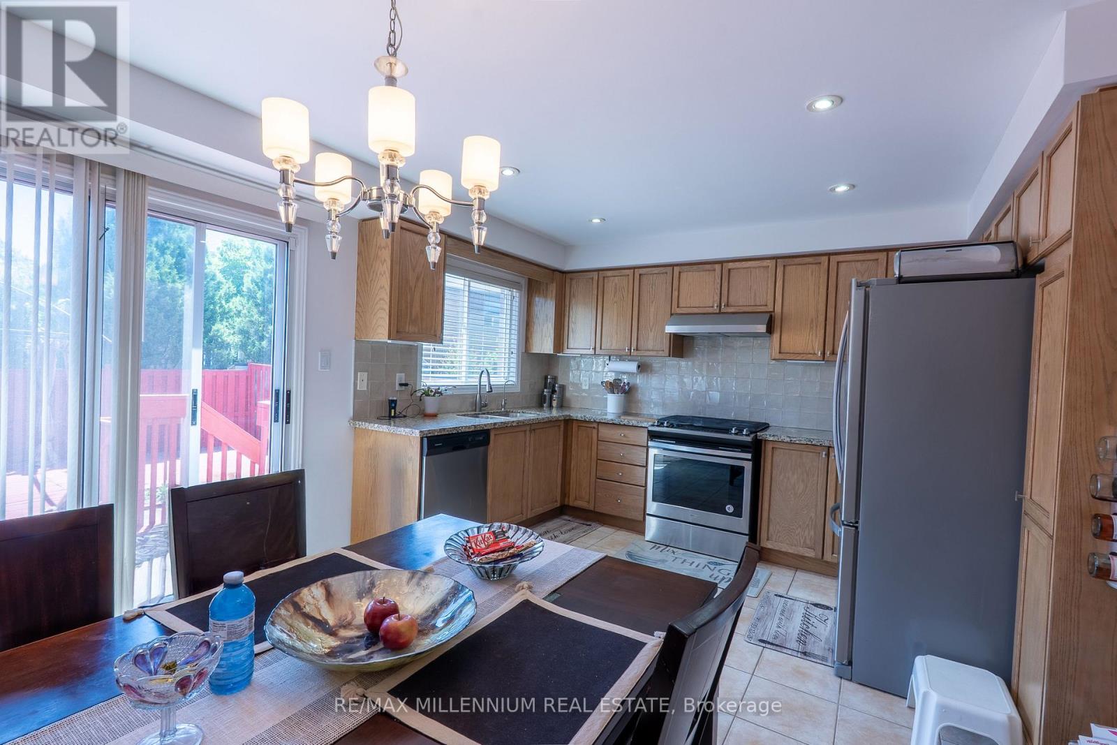90 Ronan Crescent, Vaughan, Ontario  L4H 2J6 - Photo 3 - N13237648