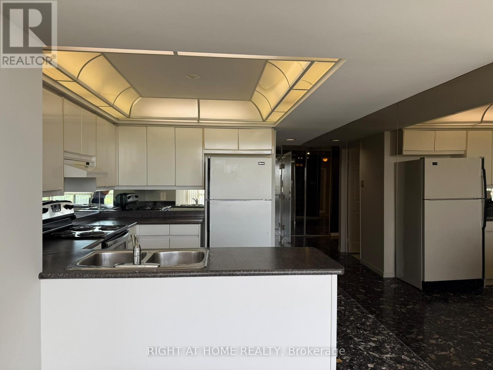 1604 - 7300 Yonge Street, Vaughan, Ontario  L4J 7Y5 - Photo 32 - N13237652