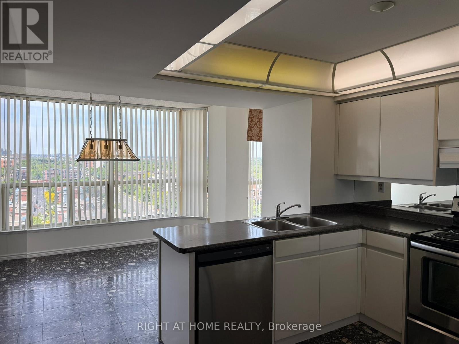 1604 - 7300 Yonge Street, Vaughan, Ontario  L4J 7Y5 - Photo 36 - N13237652