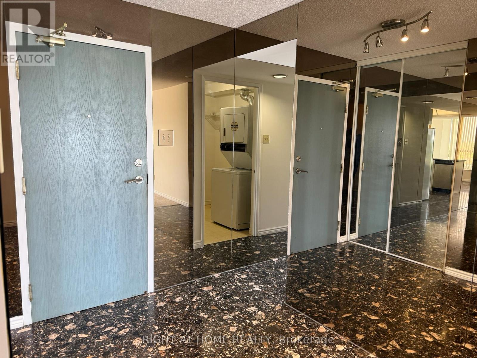 1604 - 7300 Yonge Street, Vaughan, Ontario  L4J 7Y5 - Photo 9 - N13237652