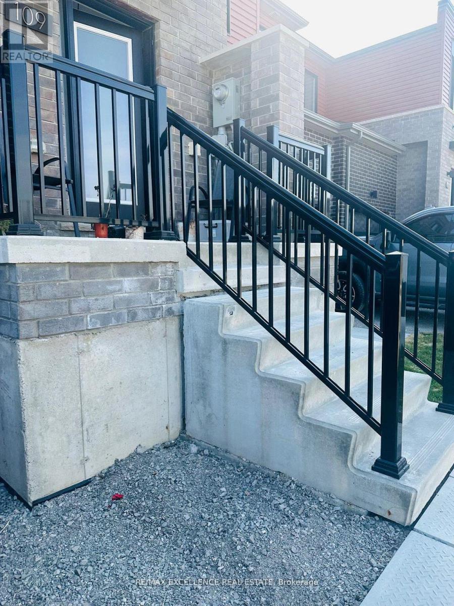 109 GATELAND DRIVE, Barrie, Ontario