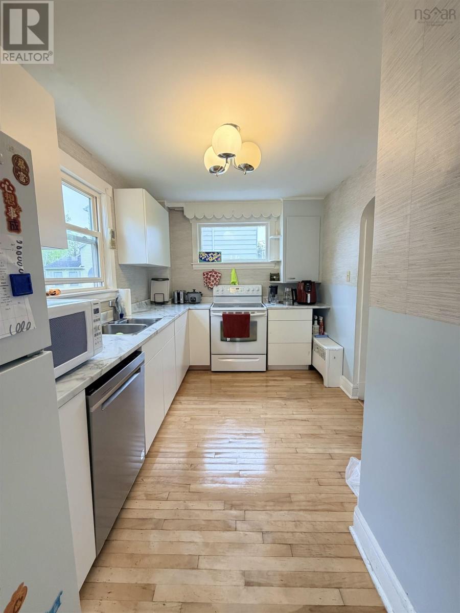 215 Cottage Road, Sydney, Nova Scotia  B1P 2E7 - Photo 10 - 202613165