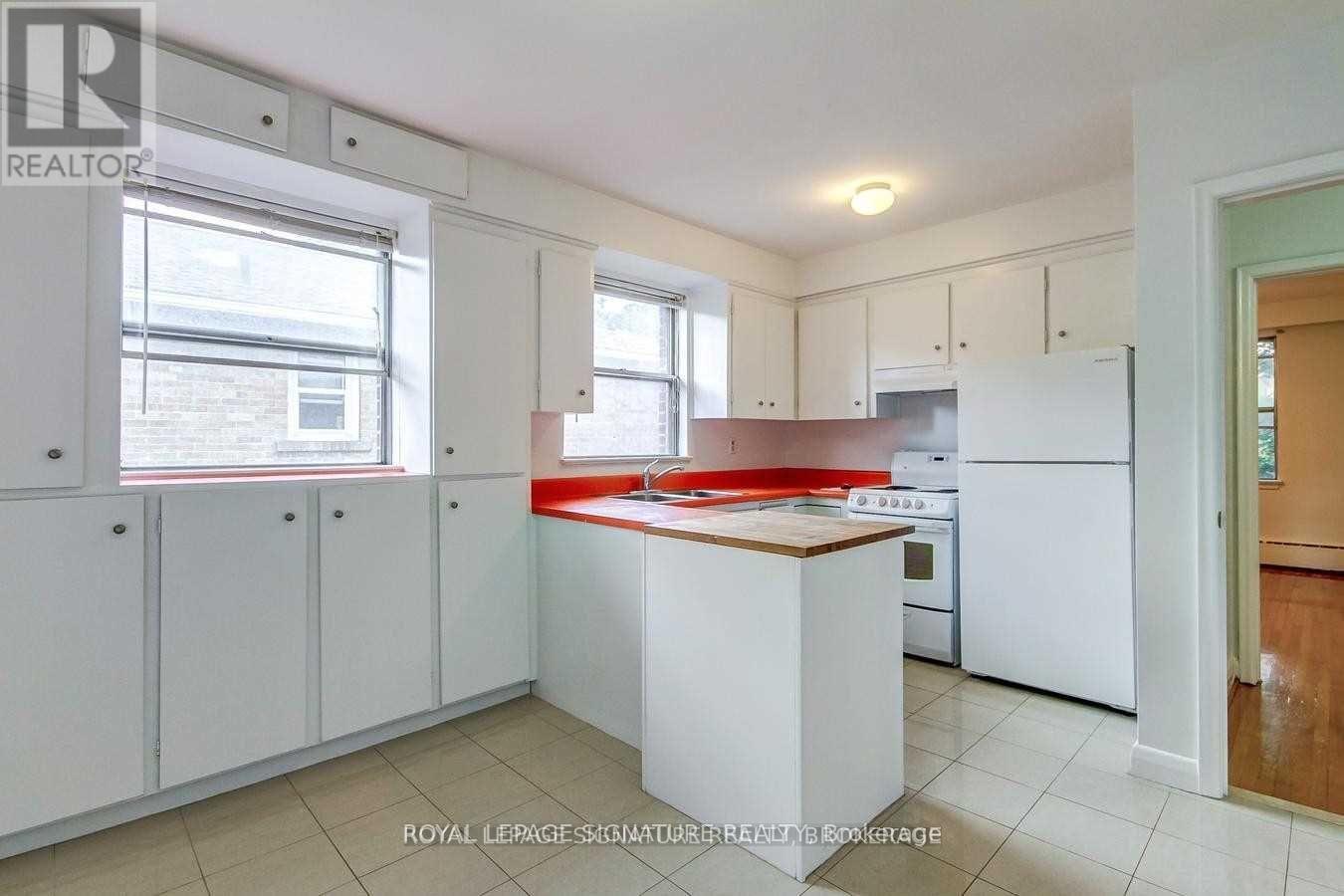 138 Woburn Avenue, Toronto, Ontario  M5M 1K7 - Photo 4 - C13237128