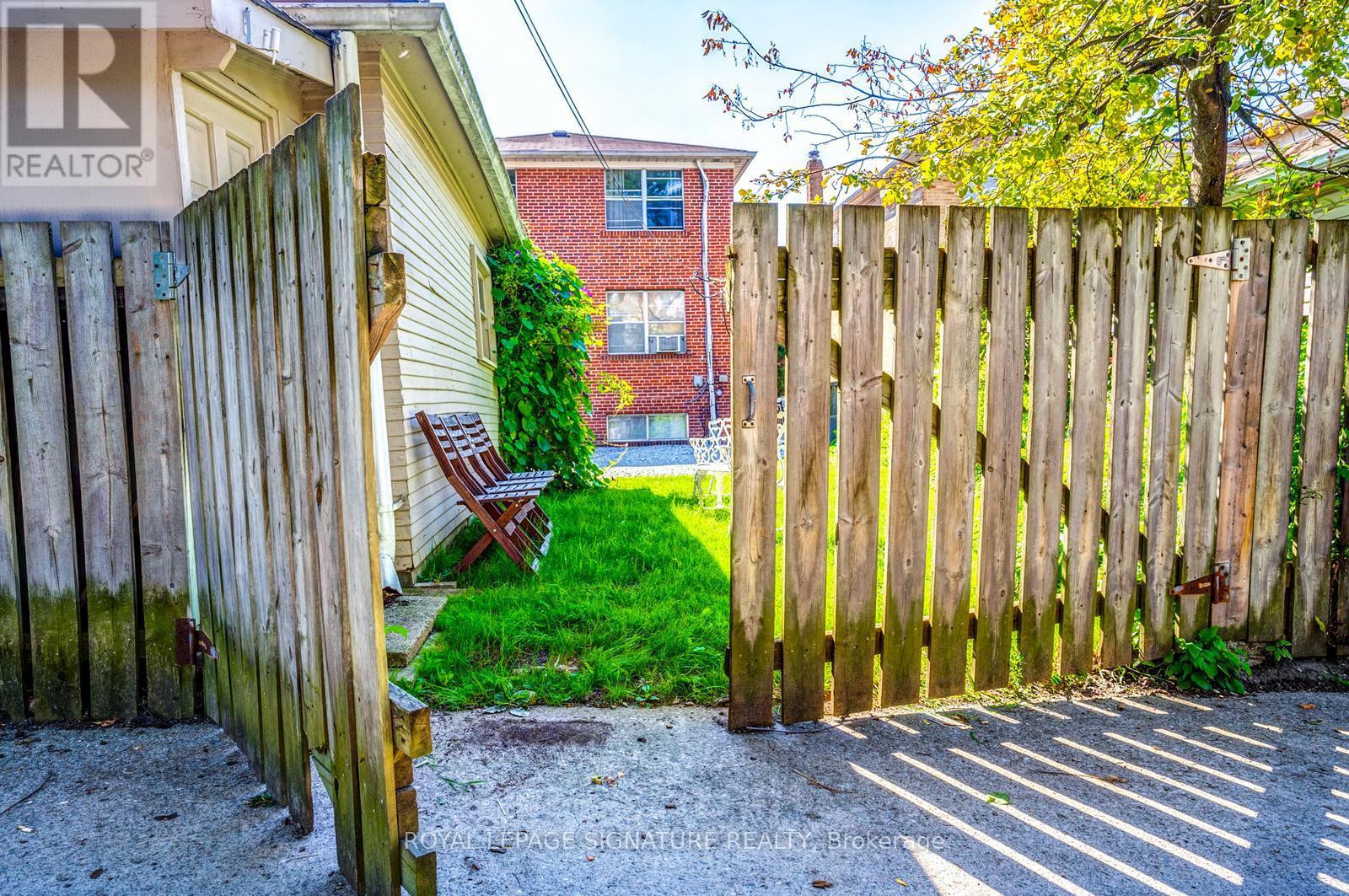 138 Woburn Avenue, Toronto, Ontario  M5M 1K7 - Photo 15 - C13237128