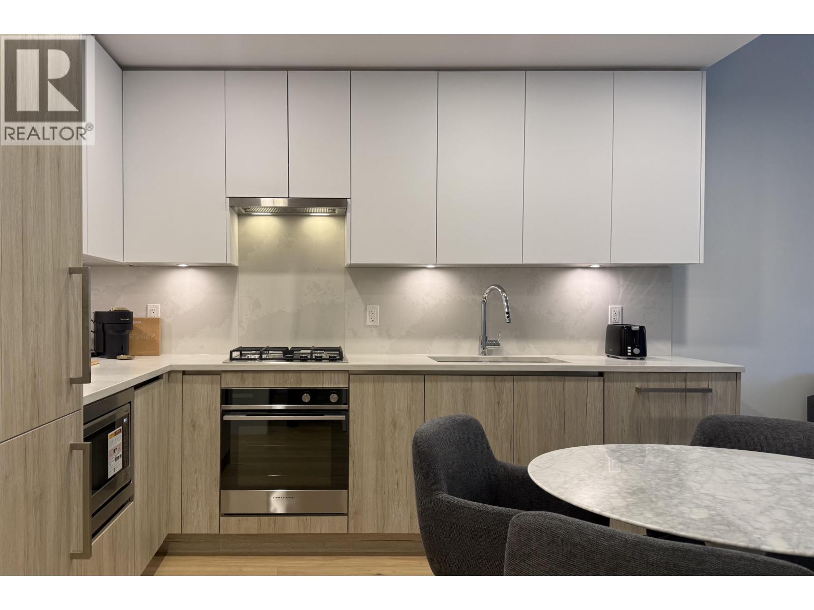 1-BDRM 423 6TH STREET