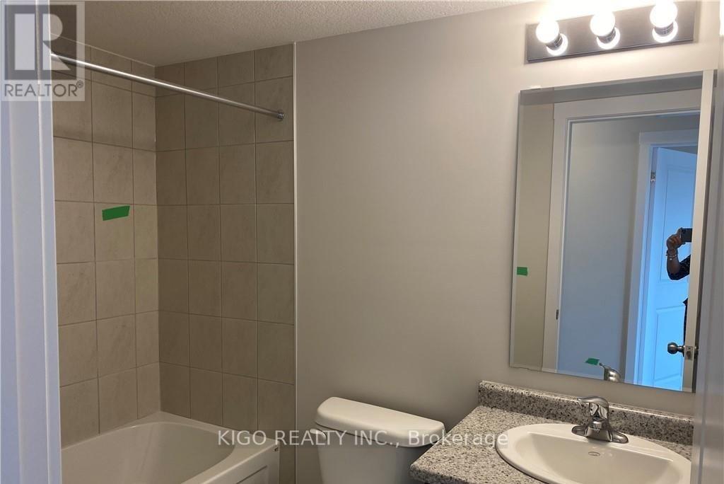 B12 - 160 Rochefort Street, Kitchener, Ontario  N2R 0C1 - Photo 8 - X13237672