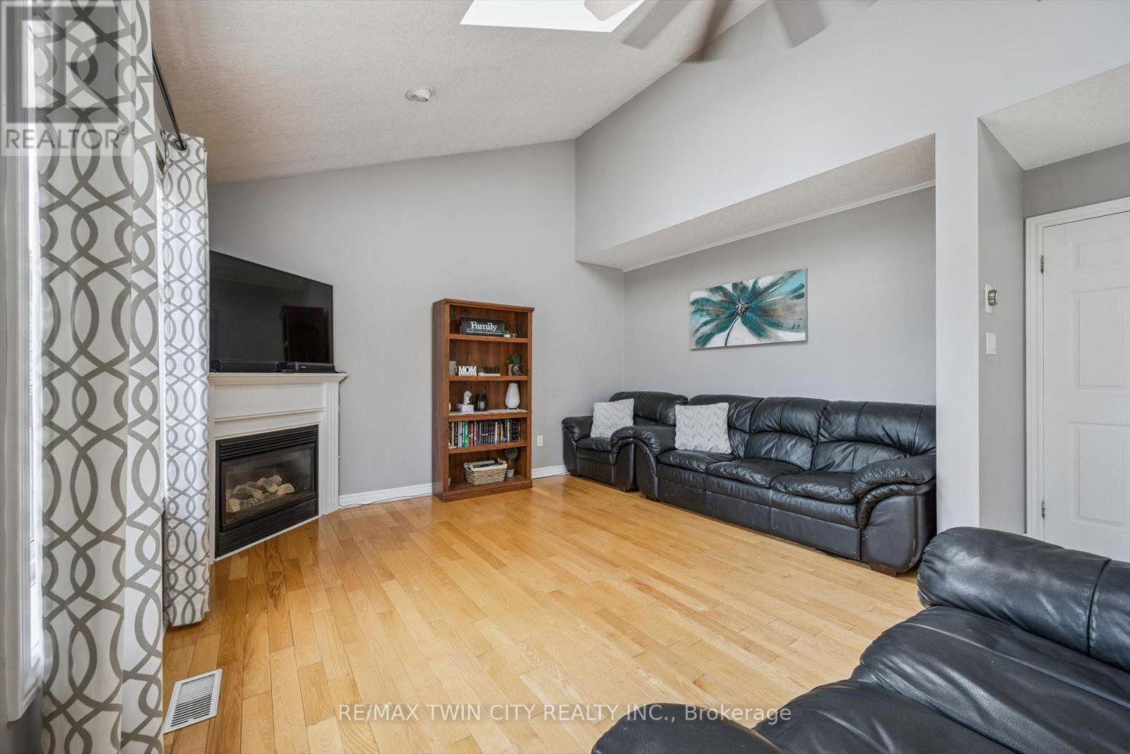 15 Zinkann Crescent, Wellesley, Ontario  N0B 2T0 - Photo 9 - X13237692