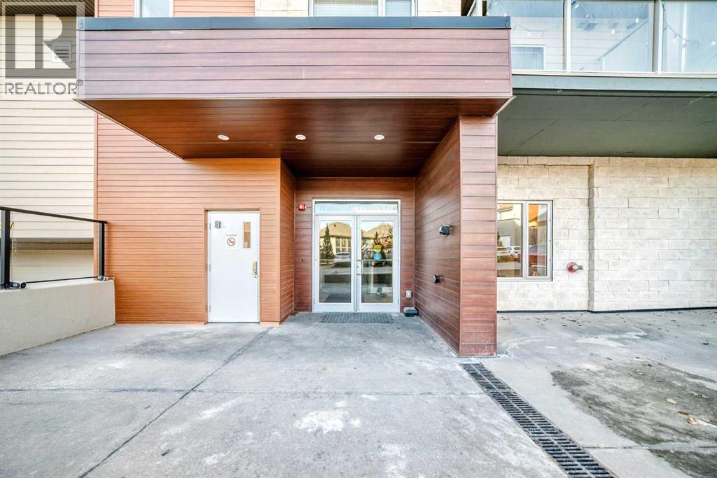 108, 71 Shawnee Common Sw, Calgary, Alberta  T2Y 0R2 - Photo 4 - A2317711