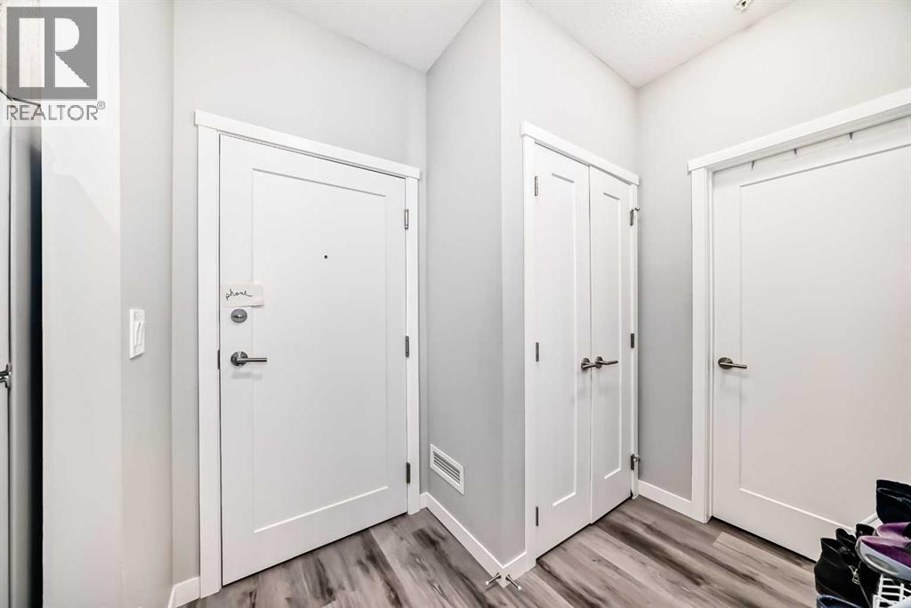 108, 71 Shawnee Common Sw, Calgary, Alberta  T2Y 0R2 - Photo 5 - A2317711