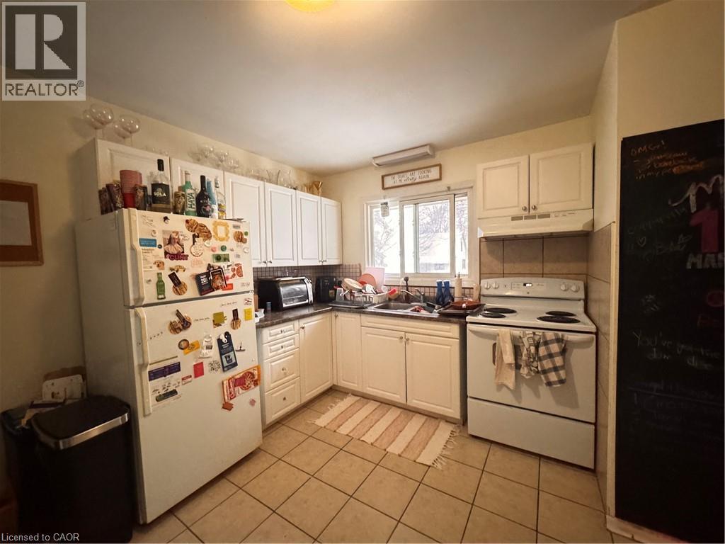 105 Marshall Street, Waterloo, Ontario  N2J 2T5 - Photo 3 - 40836420