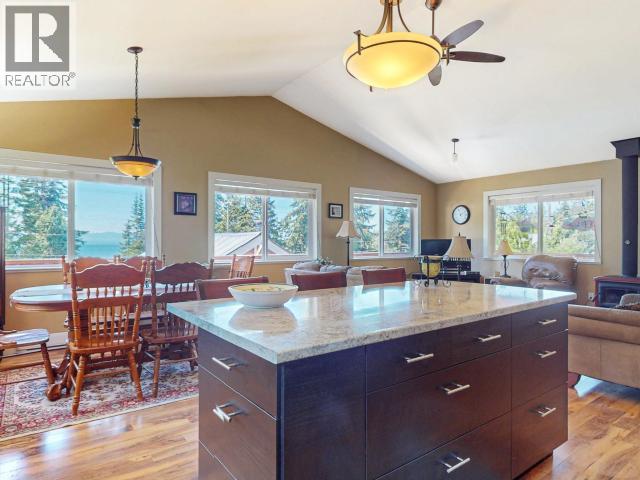 5687 Gillies Bay Rd Road, Texada Island, British Columbia   - Photo 14 - 19919