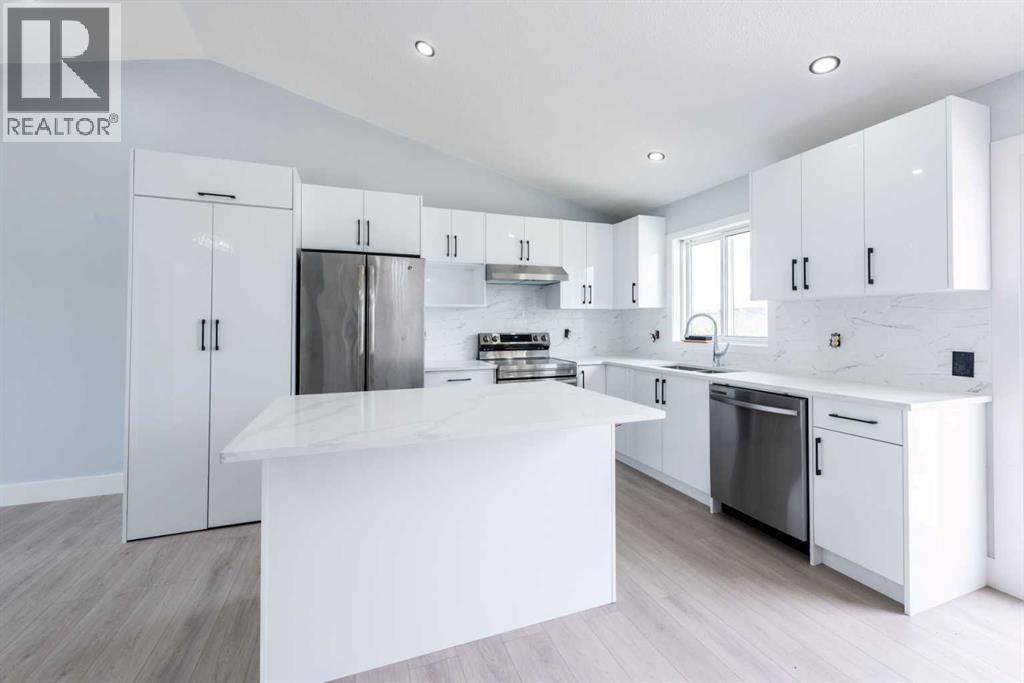 141 Falshire Close Ne, Calgary, Alberta  T3J 3A2 - Photo 8 - A2316991
