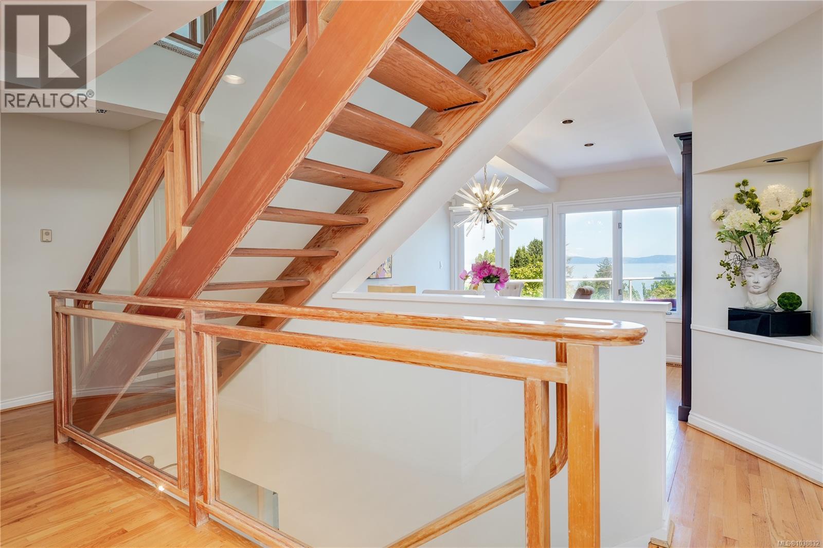 4961 Lochside Dr, Saanich, British Columbia  V8Y 2E6 - Photo 6 - 1038832