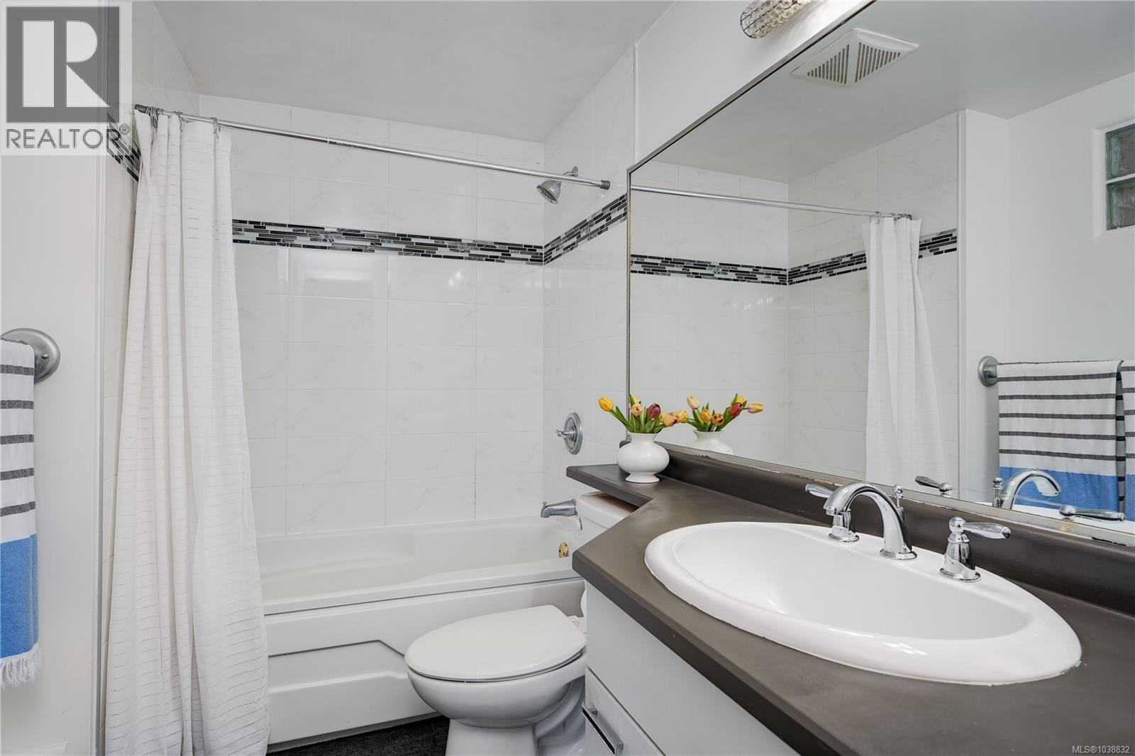 4961 Lochside Dr, Saanich, British Columbia  V8Y 2E6 - Photo 38 - 1038832