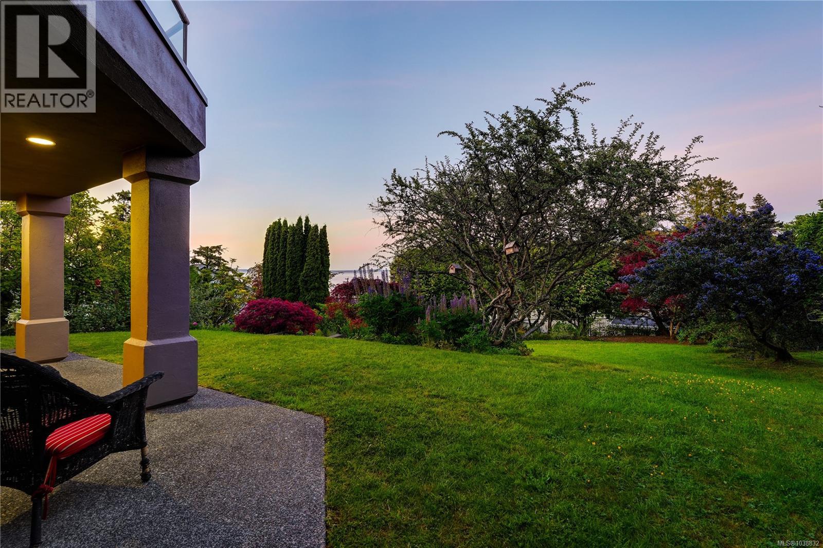 4961 Lochside Dr, Saanich, British Columbia  V8Y 2E6 - Photo 43 - 1038832