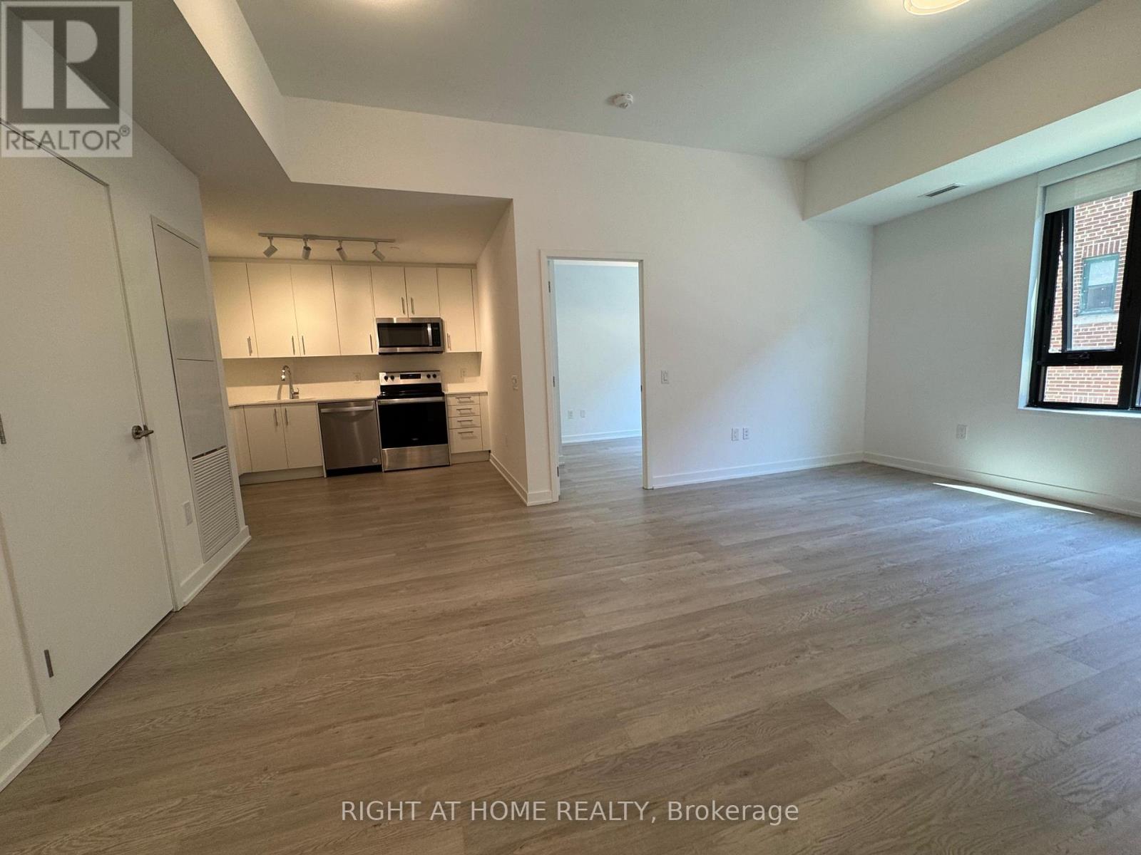202 - 3 Strathgowan Avenue, Toronto, Ontario  M4N 1B8 - Photo 14 - C13086616