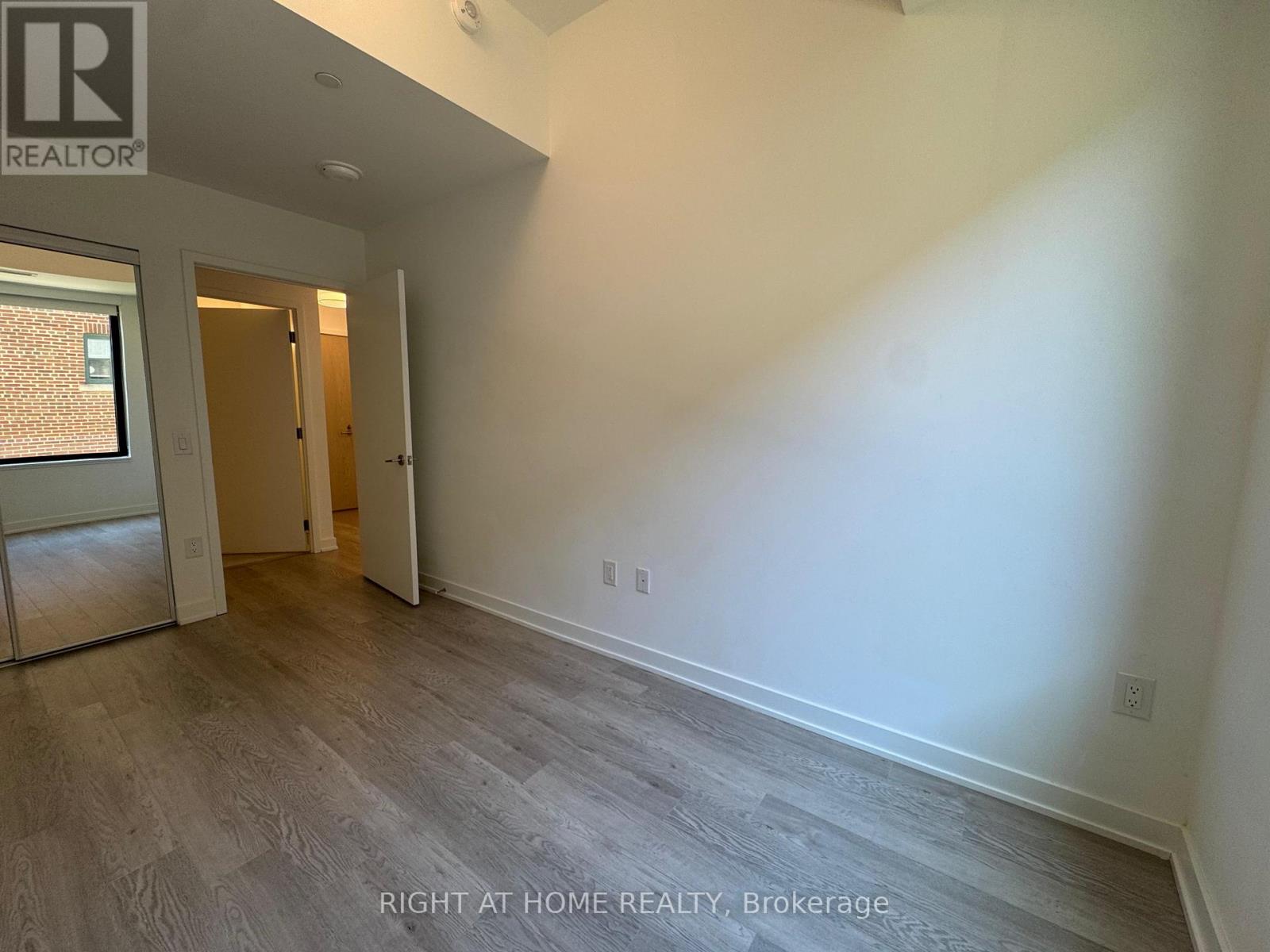 202 - 3 Strathgowan Avenue, Toronto, Ontario  M4N 1B8 - Photo 24 - C13086616