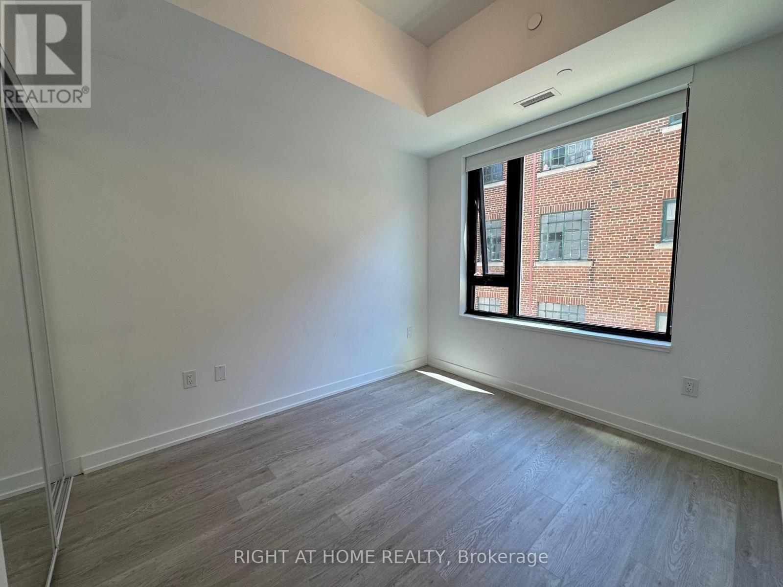202 - 3 Strathgowan Avenue, Toronto, Ontario  M4N 1B8 - Photo 18 - C13086616