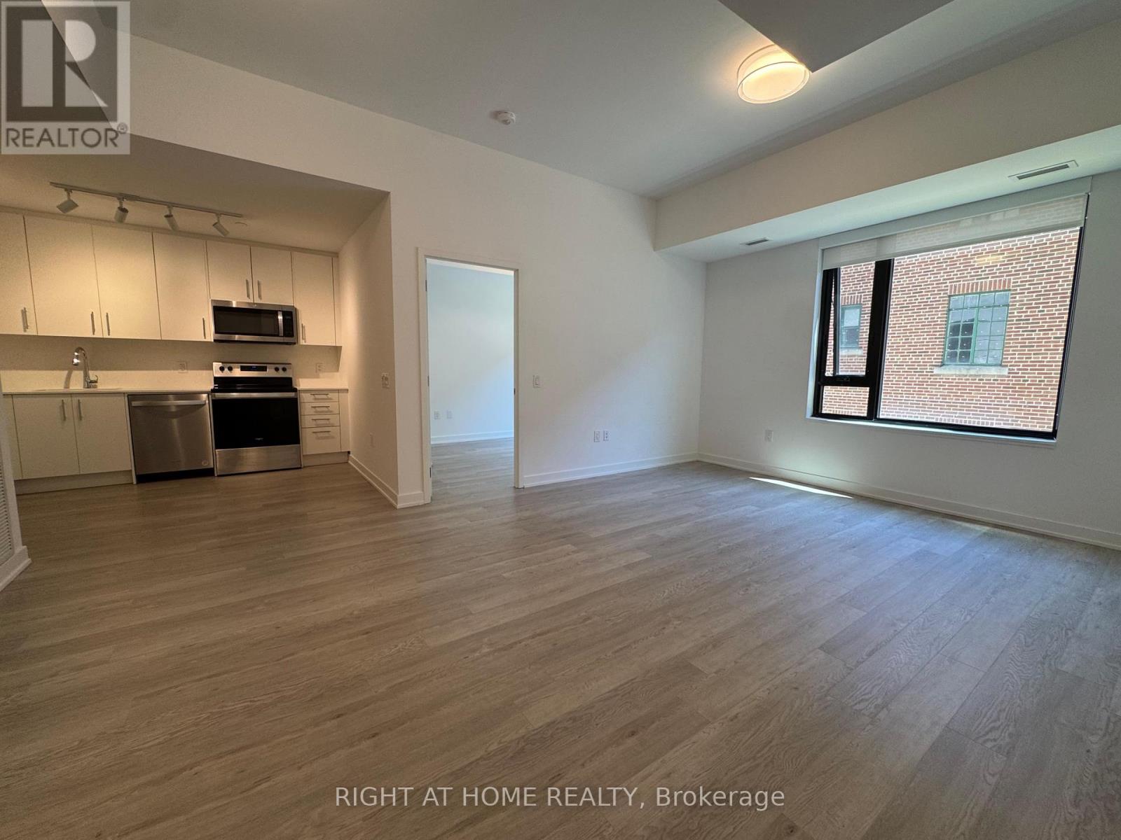 202 - 3 Strathgowan Avenue, Toronto, Ontario  M4N 1B8 - Photo 15 - C13086616