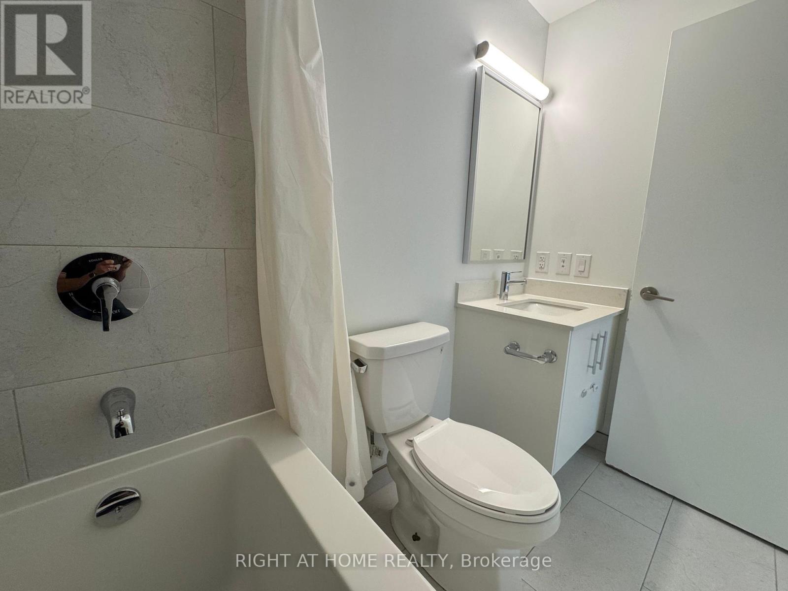 202 - 3 Strathgowan Avenue, Toronto, Ontario  M4N 1B8 - Photo 27 - C13086616