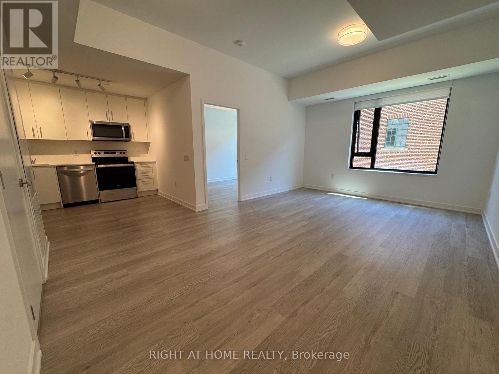 202 - 3 Strathgowan Avenue, Toronto, Ontario  M4N 1B8 - Photo 3 - C13086616