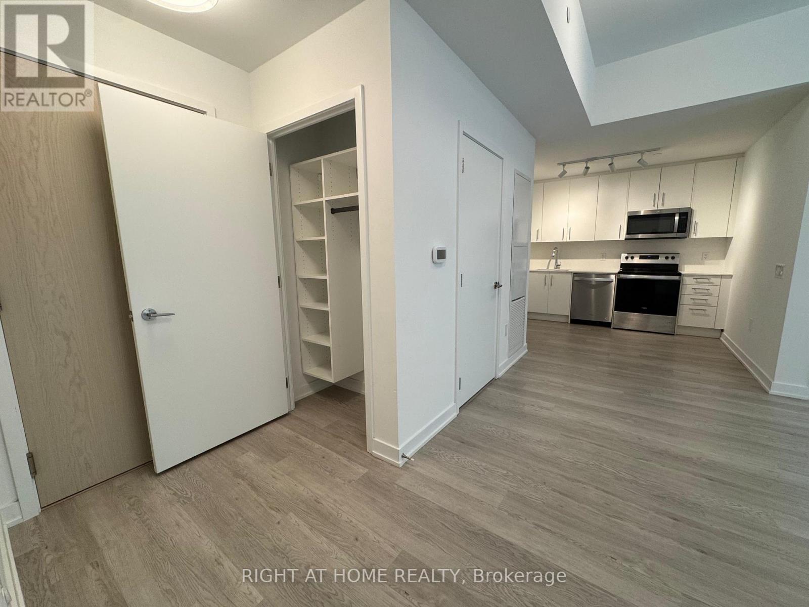 202 - 3 Strathgowan Avenue, Toronto, Ontario  M4N 1B8 - Photo 4 - C13086616